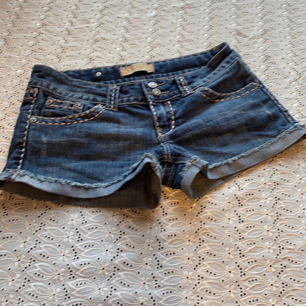 💜💜 Vanilla Star Short Distressed Shorts Size 7